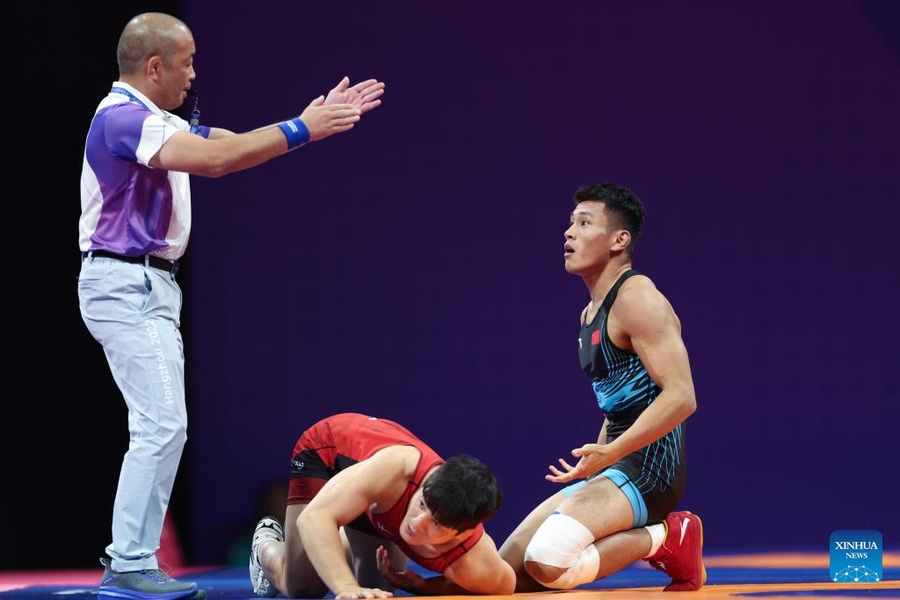 Wrestling at the Hangzhou Asian Games (Photo: Xinhua News/Zhang Tao)