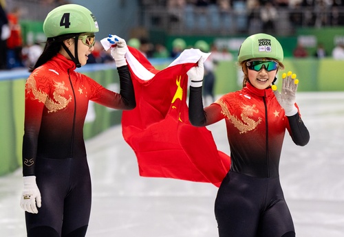 China’s Yang stuns rivals with early break for gold in women’s short track