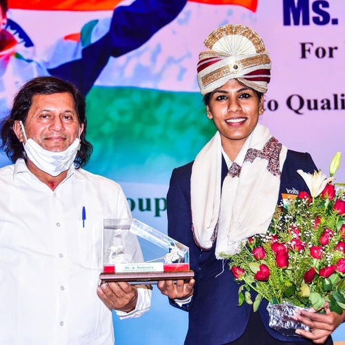 India’s ‘fencing queen’ felicitated by university founder