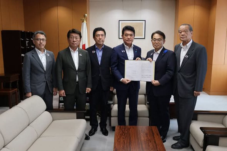AINAGOC leaders seek continued MEXT support for Asian Games