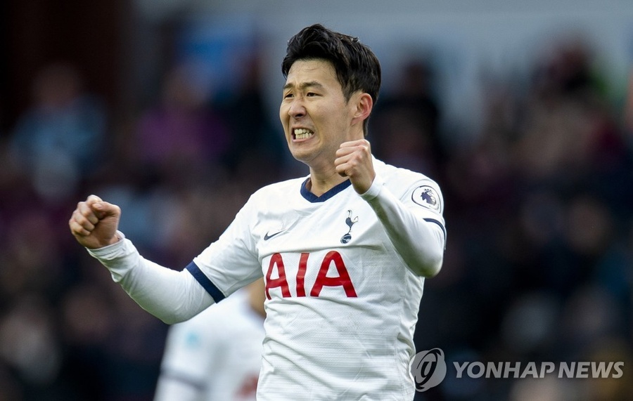 Son Heung-min of Tottenham Hotspur celebrates a goal against Aston Villa in the English Premier League earlier this season. © Yonhap/EPA