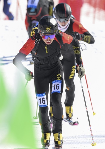 Aint’ no mountain high enough for China’s domineering ski mountaineers