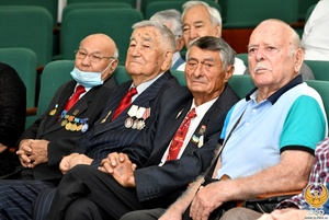 Uzbekistan NOC honours veteran sports coaches in the country