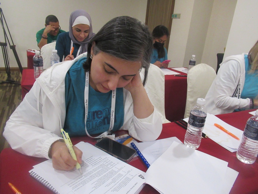 Shayma Altabbakh tackles the FINA judging examination. © OCA
