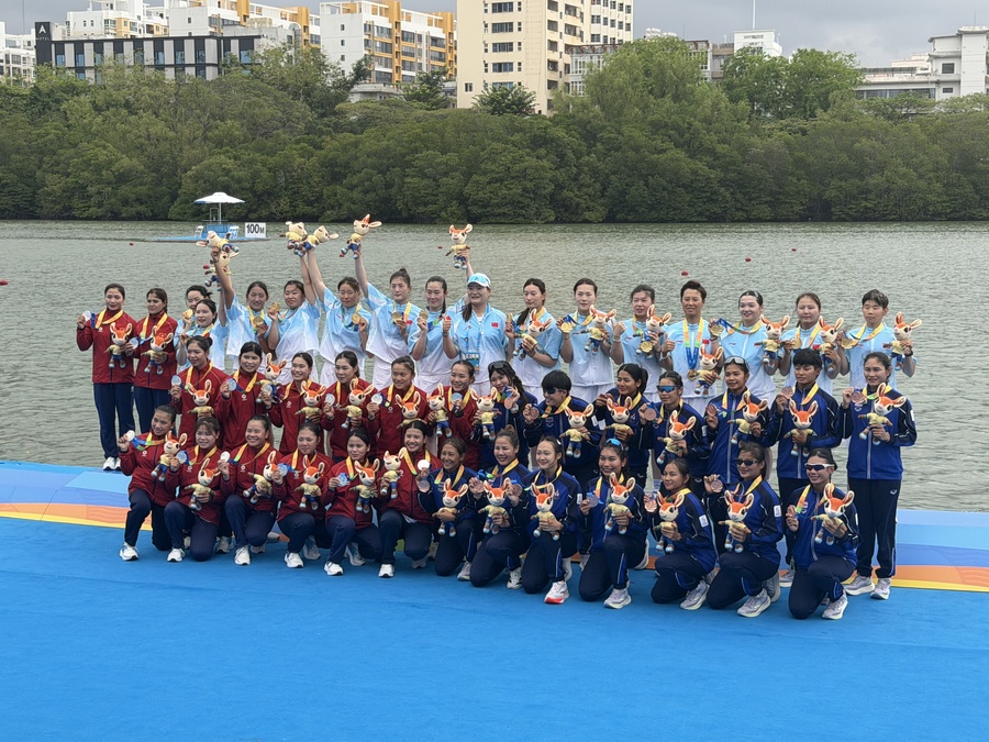 China unfazed by false start to take women's 100m dragon boat gold