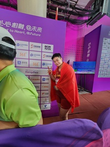 Chinese veterans Gong Lijiao and Wang Zheng strike gold on athletics' opening night