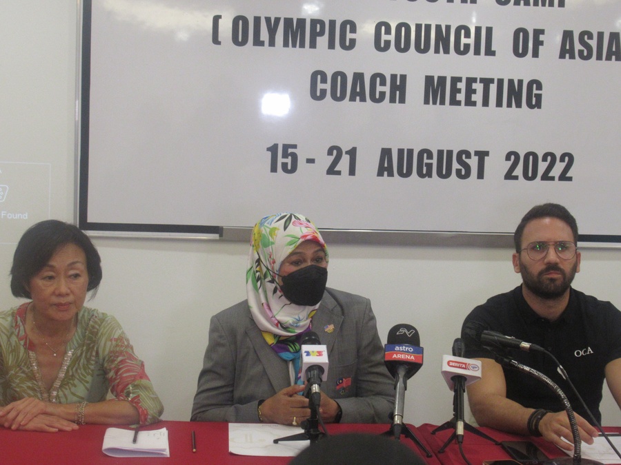 Dato’ Paduka Mumtaz Jaffar (centre) at the opening ceremony on Monday. © OCA