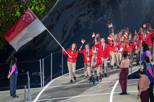 Singapore flagbearer’s ‘incredible honour’ at CWG opening ceremony