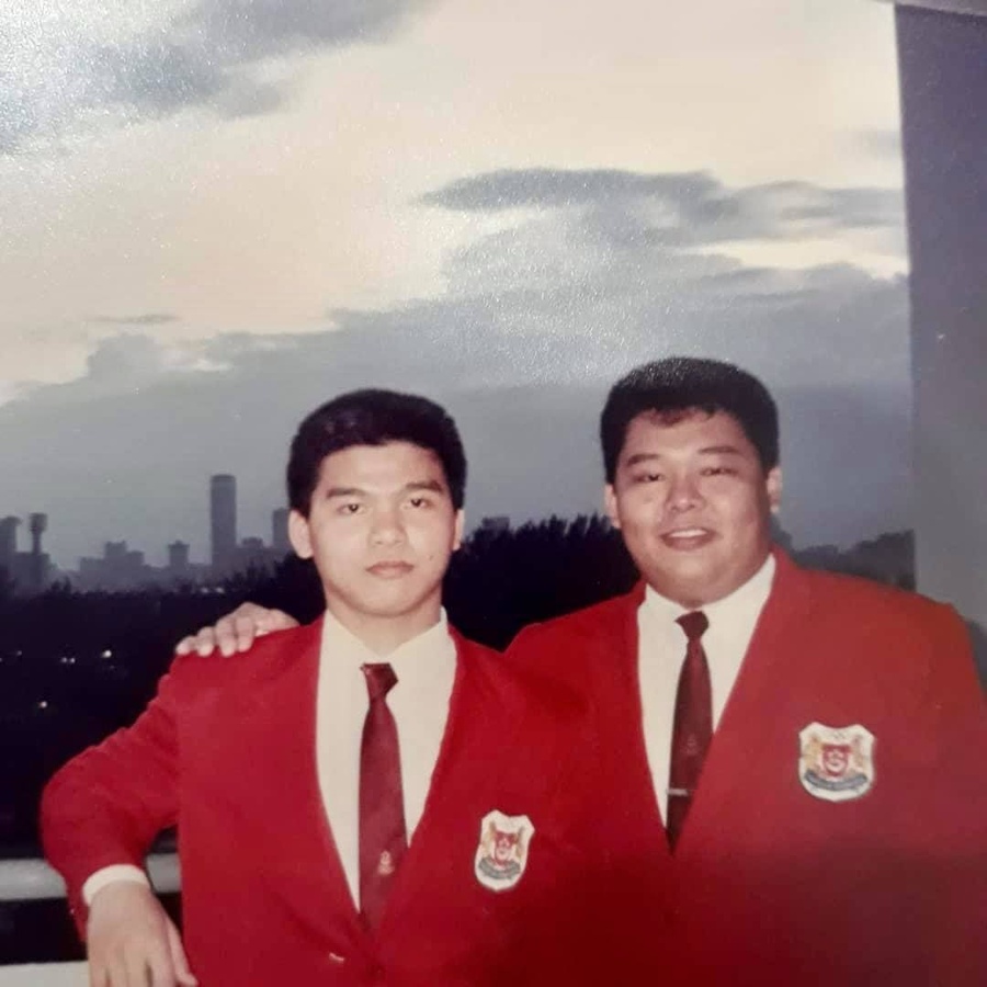 Ho Yen Chye (right) with his brother Victor Hoo Kwok Chye. © Singapore NOC