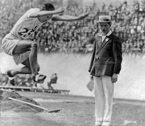 Japan’s first Olympic champion awarded World Athletics heritage plaque