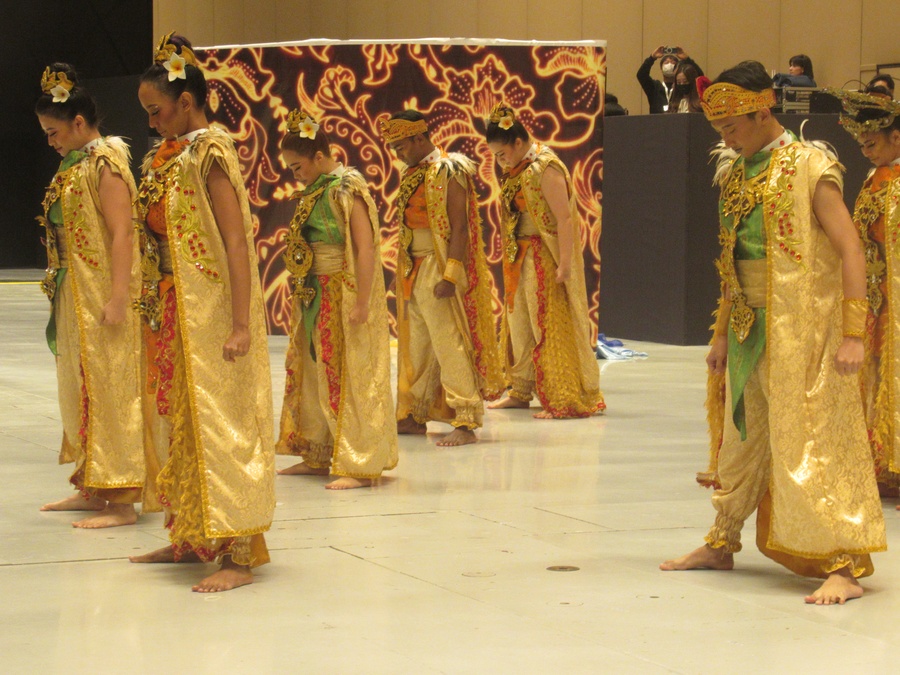 The Bali dance performance