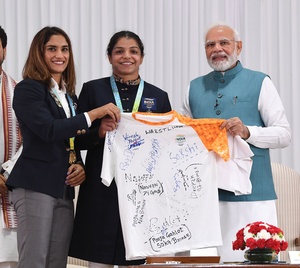 Indian PM Modi lauds Commonwealth Games squad and says ‘golden period’ is starting