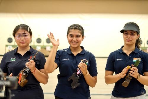 Indian shooter Esha Singh wins 25m pistol gold in Hangzhou
