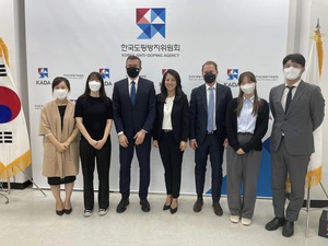 WADA President visits Korea for anti-doping seminar