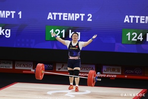 'Big Baby' Li enjoys moment of success in women's weightlifting