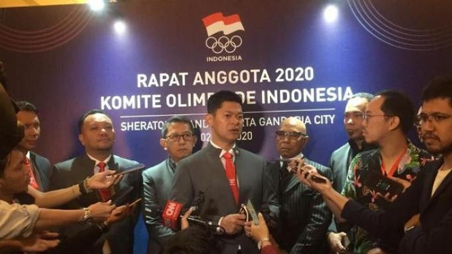 Indonesia NOC President Raja Sapta Okto Hari speaks with journalists after attending the opening of the NOC annual meeting in Jakarta on Monday. © Tribunnews/Abdul Majid