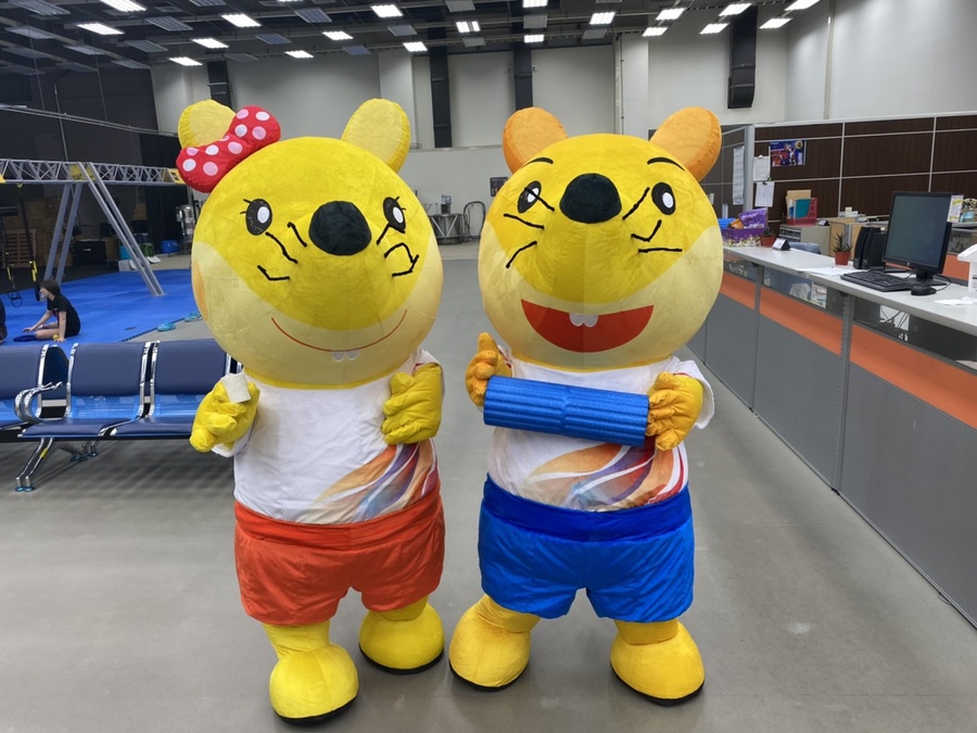 Cham Cham (left) & Pian Pian (right).