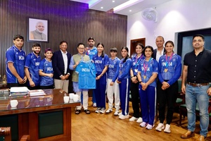 India’s boxing heroes received by government minister