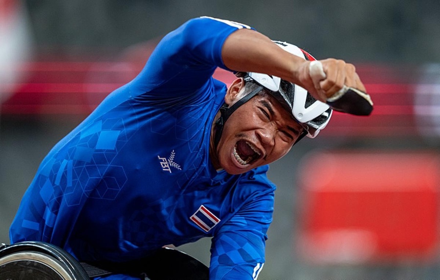 Thai Pongsakorn Paeyo celebrates after winning his second gold medal at Tokyo 2020 Paralympics. © Paralympics.org