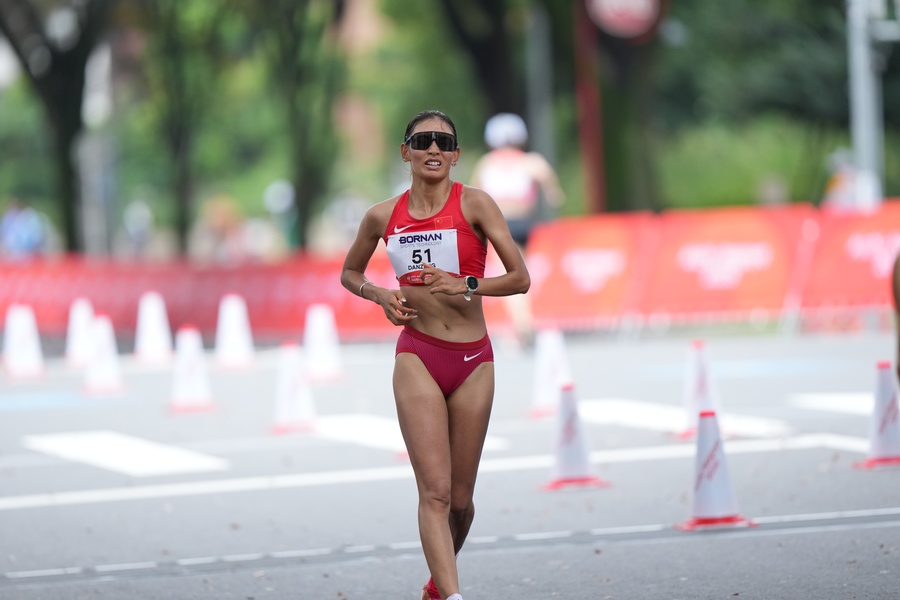Shoe regulation protest strips Toxanbayeva of gold, elevating China into top spot