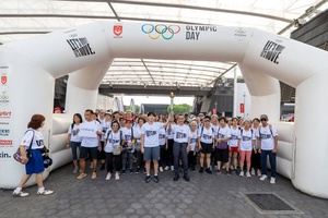 Singapore NOC celebrates Olympic Day Walk and flag presentation ceremonies