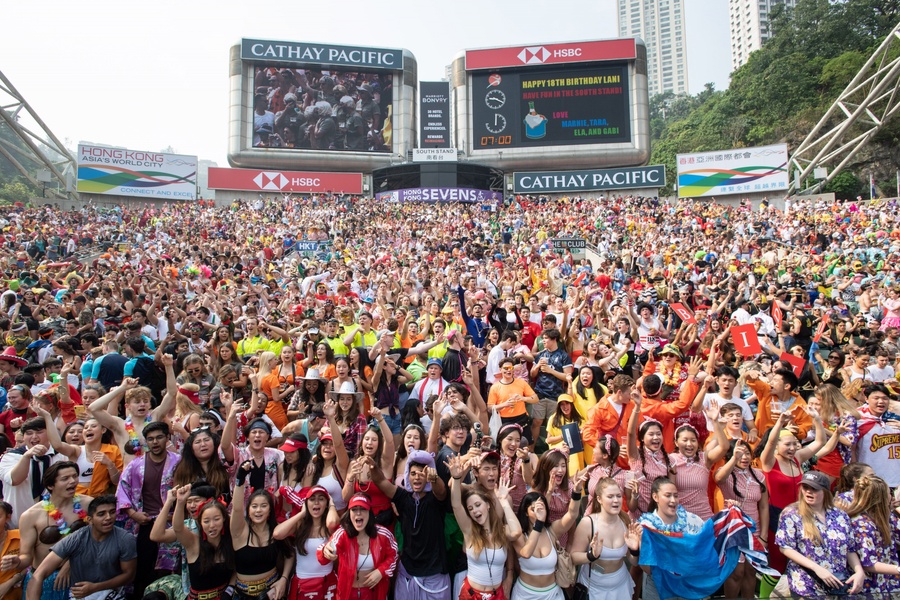 The Hong Kong Rugby Sevens is the most popular event on the global sevens circuit. © HKRU