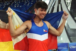 Tokyo-bound Filipino pole vaulter Obiena back in outdoor training in Italy