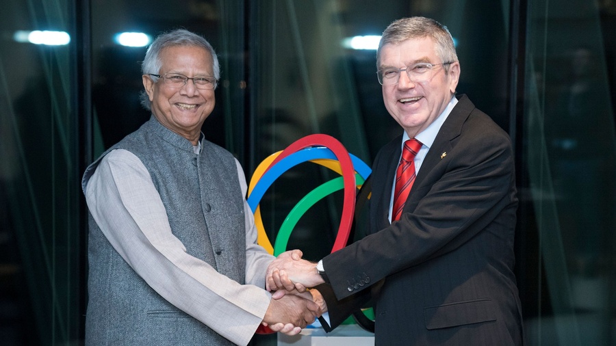 Professor Muhammad Yunus meets IOC President Thomas Bach at Olympic House, Lausanne in 2020. © IOC