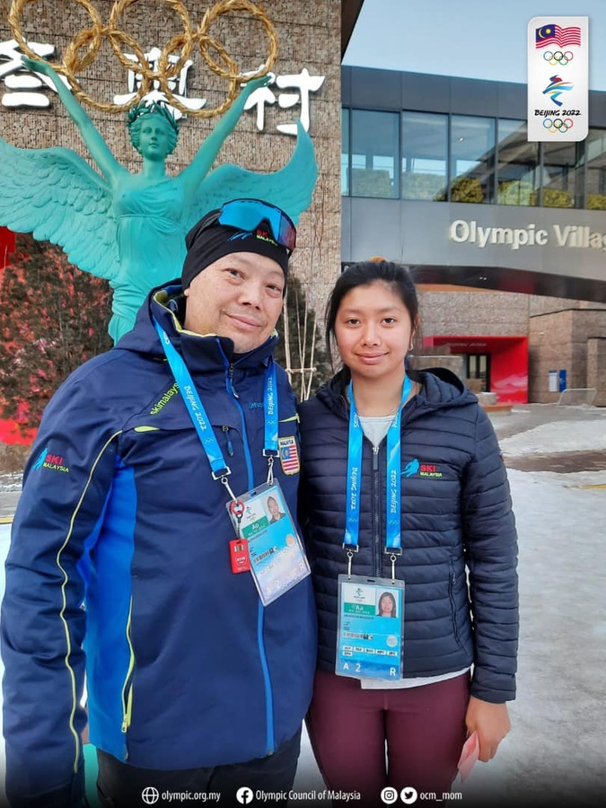 Salehhuddin Ayob and his daughter, Aruwin Salehhuddin, at the Yanqing Olympic Village (Photo: @Olympic.Council.Malaysia)