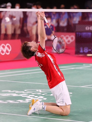 Chen holds off TTY to clinch women’s badminton gold