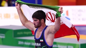 Iran's Abdevali denies Olympic champ Kusaka gold in Greco 77kg