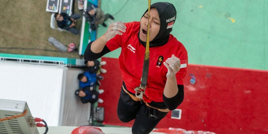 Indonesia’s Aries Susanti Rahayu won two gold medals in speed and speed relay at the 18th Asian Games in Palembang, Indonesia, in 2018. Indonesia will host the IFSC Speed World Cup in Jakarta on October 30-31, 2021. © Bola.net