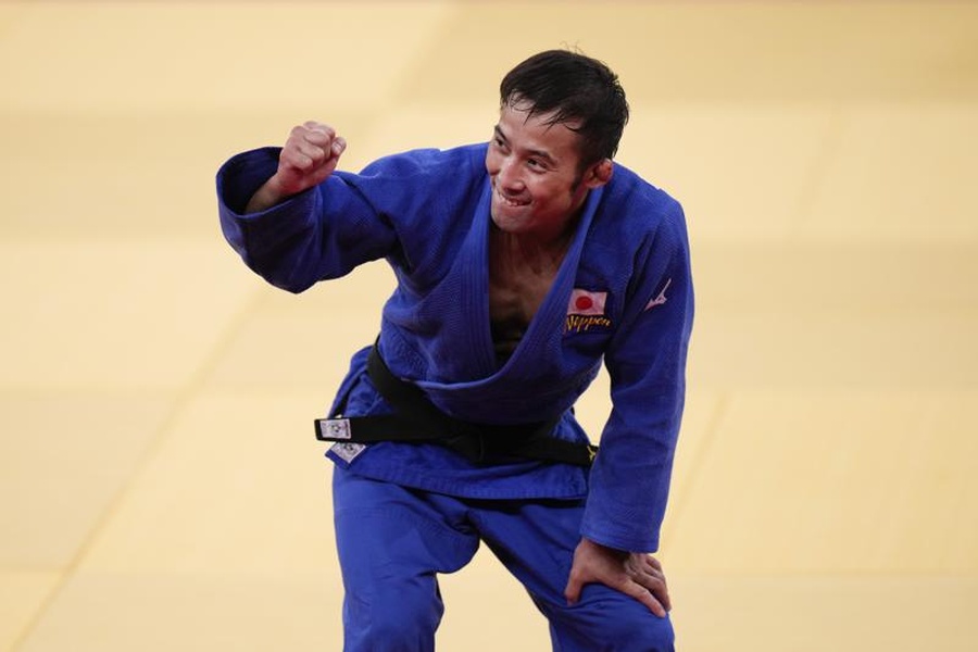 Judoka Naohisa Takato became Japan's first gold medallist of Tokyo 2020. © AP