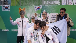 Korea wins two gold medals on Winter YOG final day