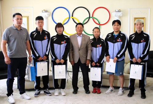 Mongolian table tennis players head to regional youth training camp in Harbin