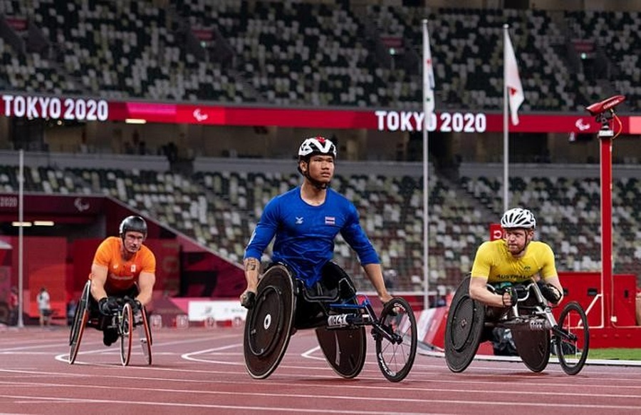 Thai Athiwat Paeng-Nua after winning his 100m event at Tokyo 2020 Paralympics. © Paralympics.org