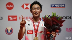 Badminton champion Momota injured in expressway tragedy