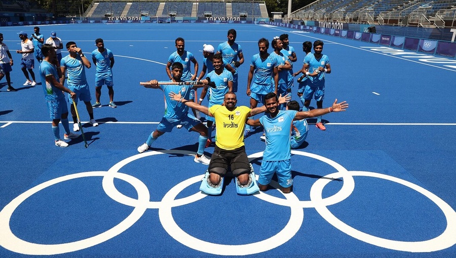India’s men’s hockey team celebrate Olympic bronze. © 2021 Getty Images