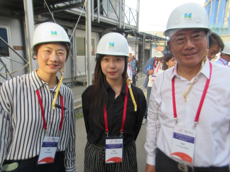 OCA Athletes’ Committee Chair Ding Ning (left) and OCA Sports Committee Chair Song Luzeng (right) are joined by Zhang Xi, project manager, secretariat, from the Chinese Olympic Committee.