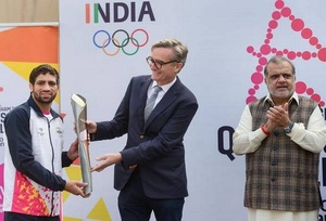 Wrestler Ravi Dahiya starts Queen’s Baton Relay in India