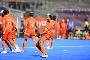 India edge Pakistan 4-3 to book men's hockey final clash with Malaysia