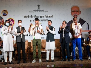 India's Tokyo 2020 heroes welcomed home in style