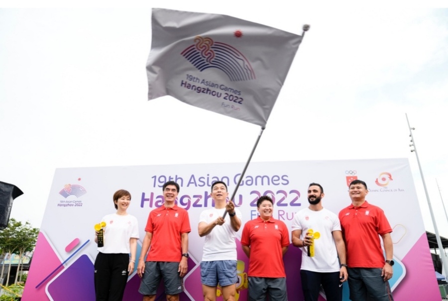 : From left: Mrs Du Mengfei (Deputy Director, Marketing Department, Hangzhou Asian Games Organising Committee), Dr Koh Koon Teck (Chef de Mission), Mr Tan Chuan-Jin (President, SNOC), Ms Tao Li (Assistant Chef de Mission), Mr Wissam Trkmani (Projects and O