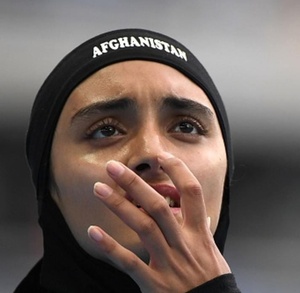Afghan sprinter Kimia sets national record at Tokyo 2020