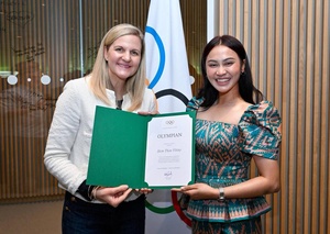 Cambodia NOC congratulates Olympic swimmer on coaching award