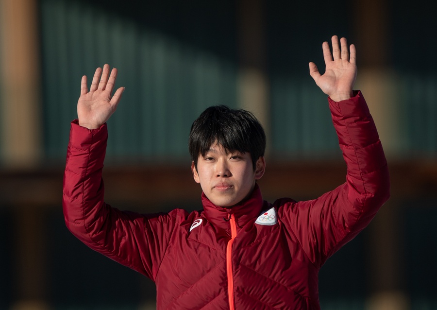 Yudai Yamamoto celebrates his gold medal. © Thomas Lovelock for OISphotos.com