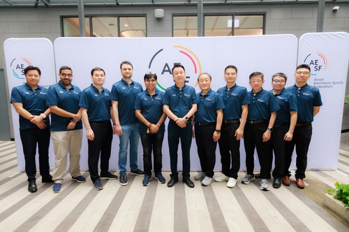 AESF President Santi Lothong pays tribute to predecessor Kenneth Fok