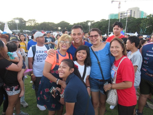 Philippines' rugby sevens victory sparks proud pitch invasion at SEA Games