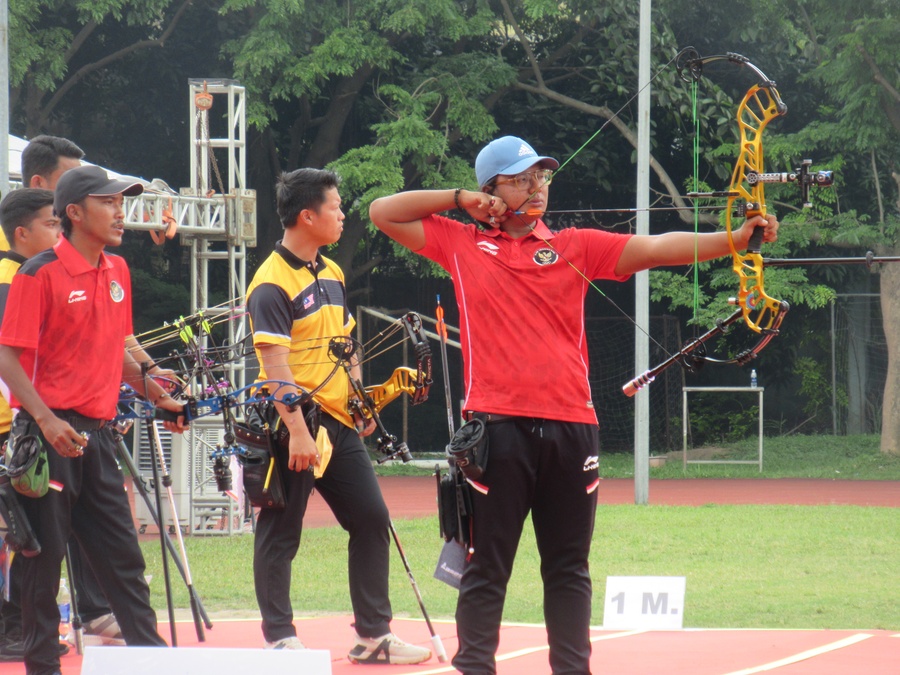 Indonesia’s Adika Deki Hastian takes a shot. © OCA
