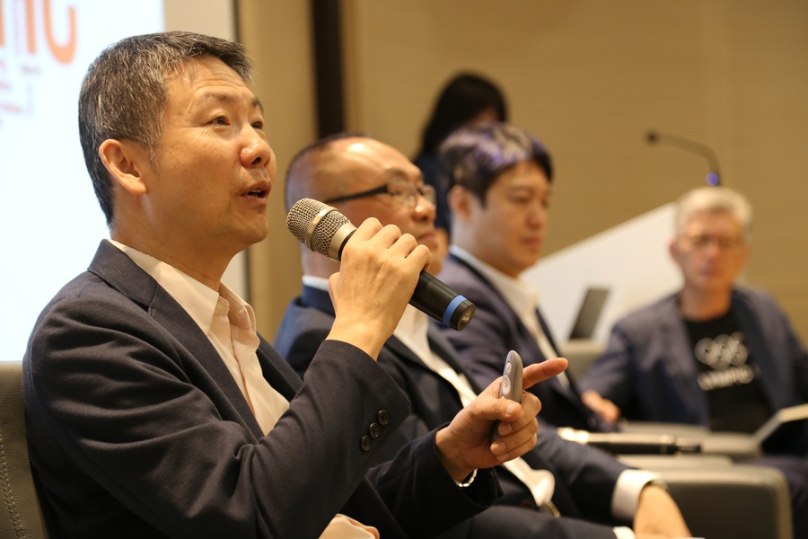 Certificated Lawyer Lin, Cheng-hwang(林振煌) proposed several precautions before signing contract.